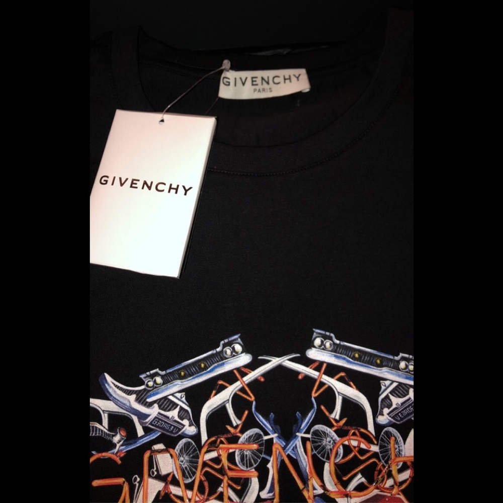 Givenchy T-shirt Sz Small Black